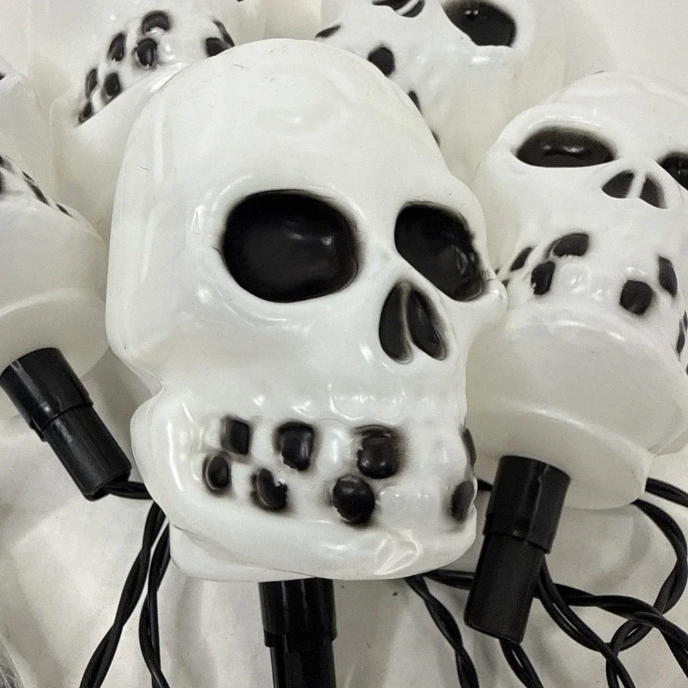 VTG Skelton Blow Mold Lights 5 Skulls-‎ Corded
